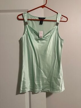 White House black market new with tags size small gorgeous top